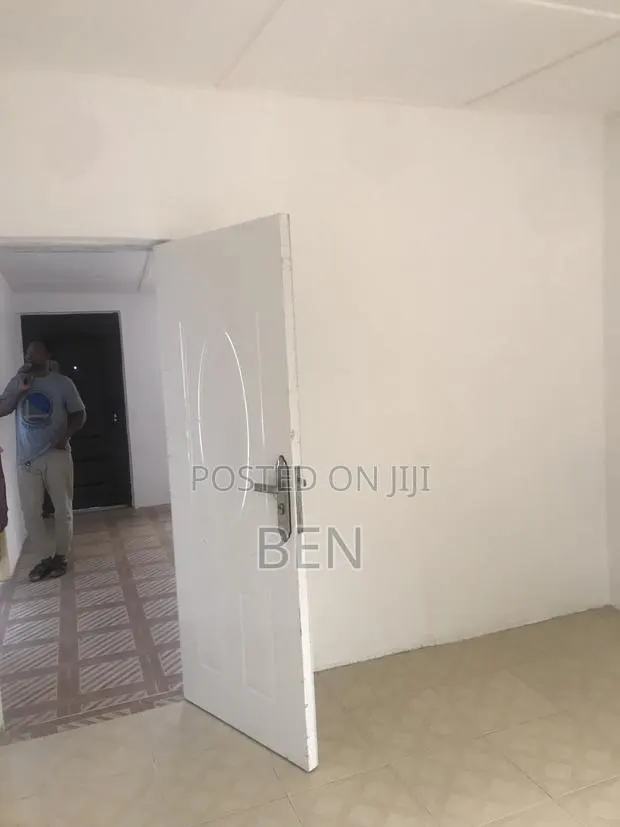 2bdrm Apartment in Taxi Rank Abelenkpe, Lincoln School Area for rent · Photo 1