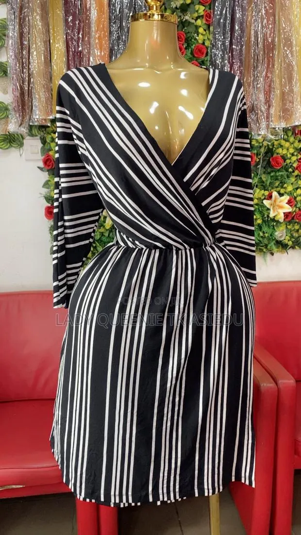 Classic Beautiful Dress · Photo 1