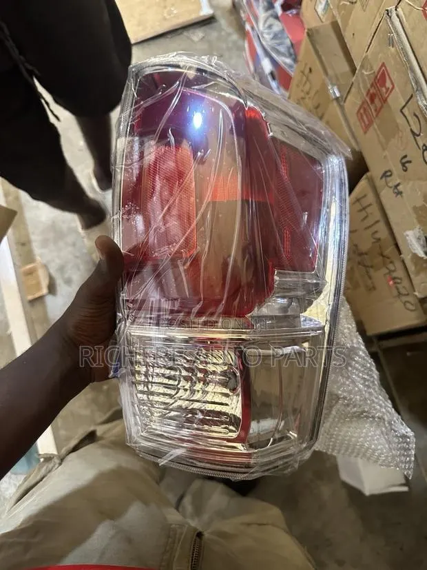 Toyota Tacoma 2016 2017 2018 2019 2020 2021 Taillight Tail Light · Photo 1