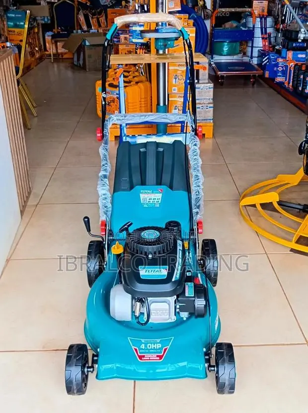 Total Gasoline Lawn Mower · Photo 1