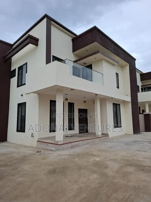 4bdrm House in Ahodwo Daban, Kumasi Metropolitan for sale · Photo 1