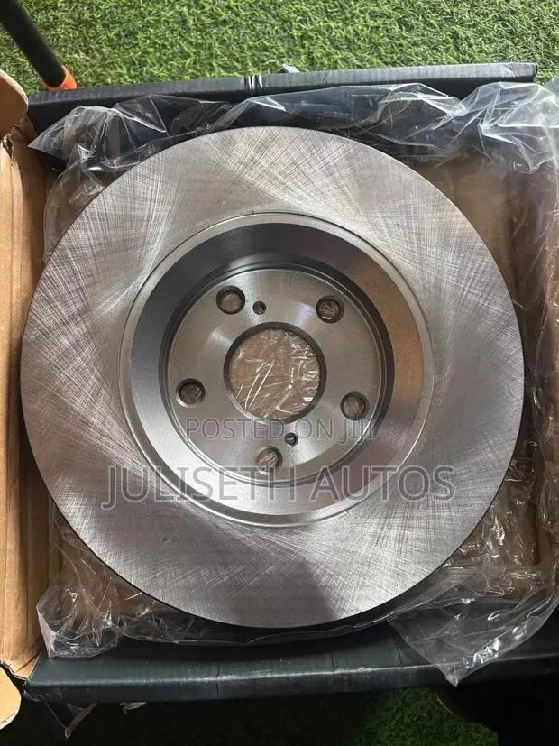 Toyota Avensis, Auris, Verso Front Brake Discs · Photo 1