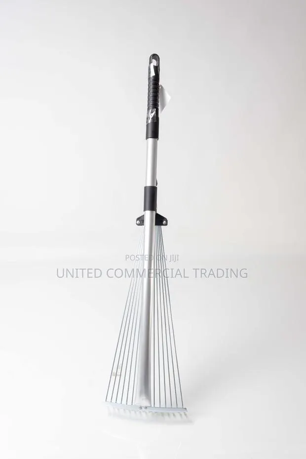 Adjustable Leaf Rake (15-Teeth) · Photo 1