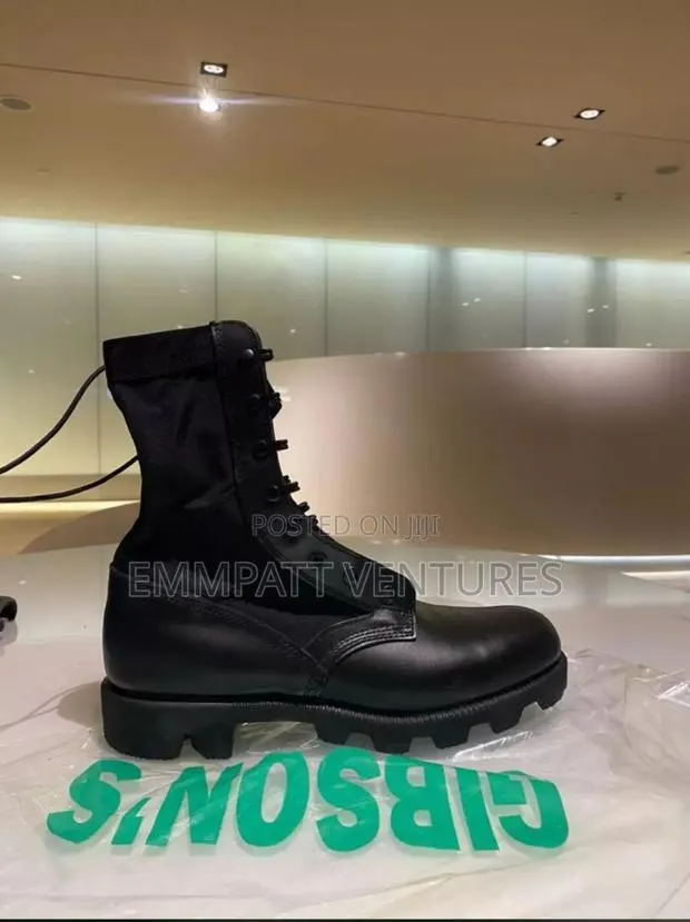Gibson Black Boot · Photo 1