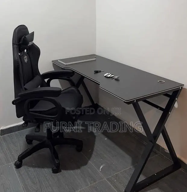 1.4 Meter Desk Workstation · Photo 1
