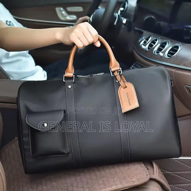 Leather Duffel Bag · Photo 1