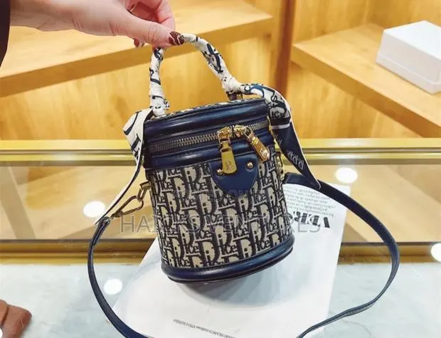 Beautiful Classy Ladies Bag · Photo 1