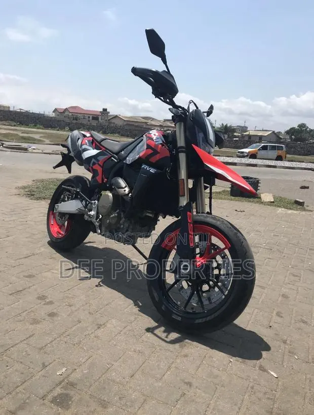 Ducati Hypermotard 950 RVE 2024 · Photo 1