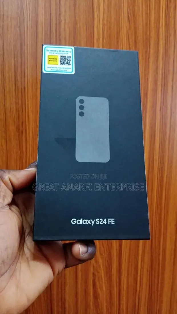 New Samsung Galaxy S24 FE 512 GB Black · Photo 1