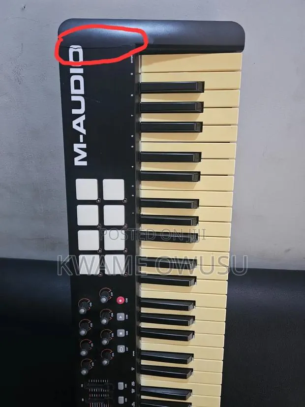 M Audio Oxygen 61 Midi Keyboard · Photo 1