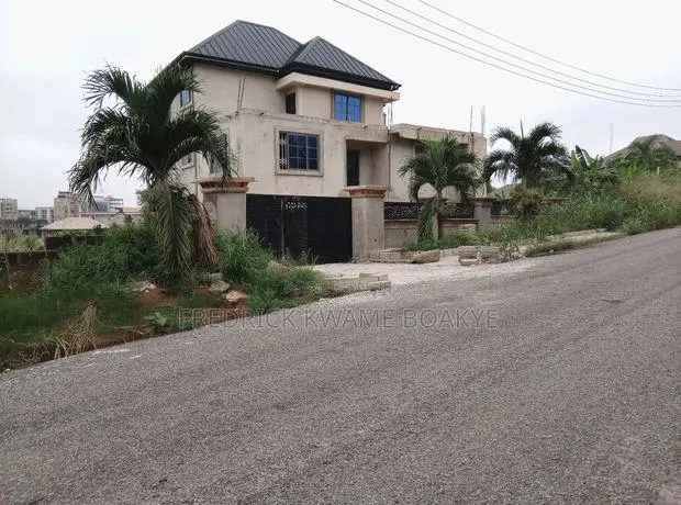 5bdrm House in Brother K Estate, Kumasi Metropolitan for sale · Photo 1