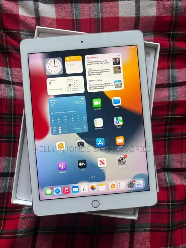 Apple iPad 9.7 64 GB Silver · Photo 1
