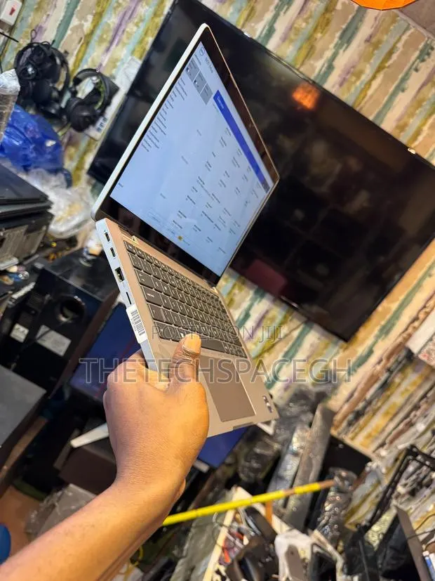 Laptop Dell Latitude 5330 16GB Intel Core i5 SSD 256GB · Photo 1