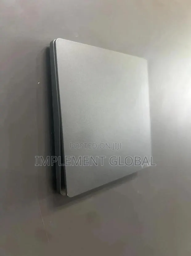 1 Gang Switch Grey · Photo 1