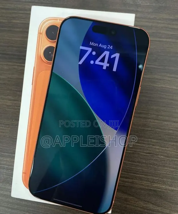 Apple iPhone 17 Pro Max 512 GB Orange · Photo 1