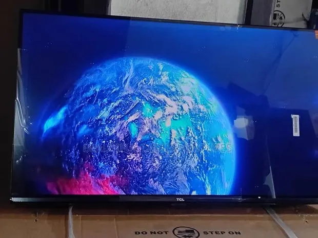 TCL 32” Television With Smooth and Sharp Visuals · Photo 1