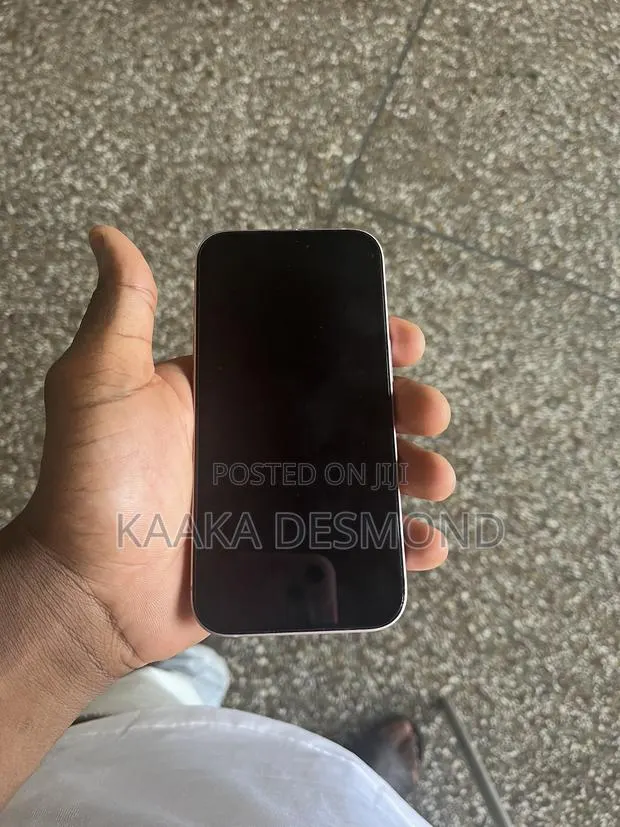 Apple iPhone 15 128 GB Pink · Photo 1