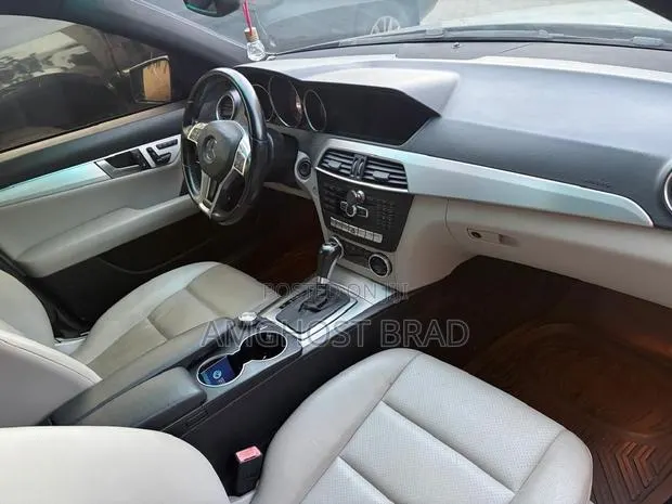 Mercedes-Benz C250 2014 Blue