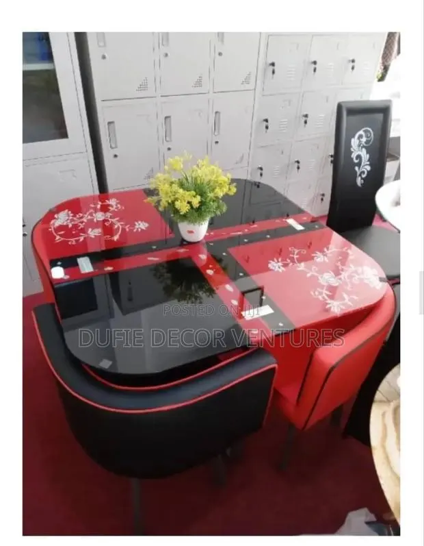 Four Chairs Dining Set · Photo 1