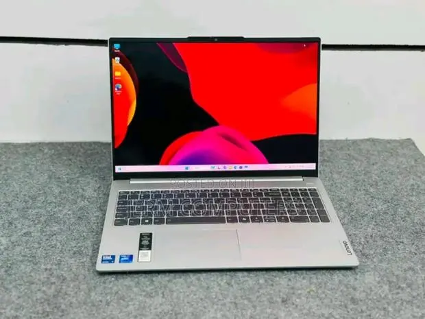 New Laptop Lenovo A7 16GB Intel Core Ultra 5 SSD 512GB · Photo 1