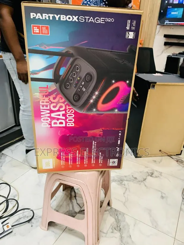 Long Lasting Effects Bluetooth Speaker JBL 320 · Photo 1