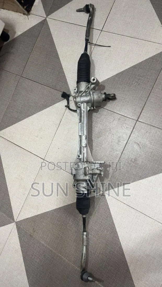 E300/C300 Steering Rack Without Motor · Photo 1
