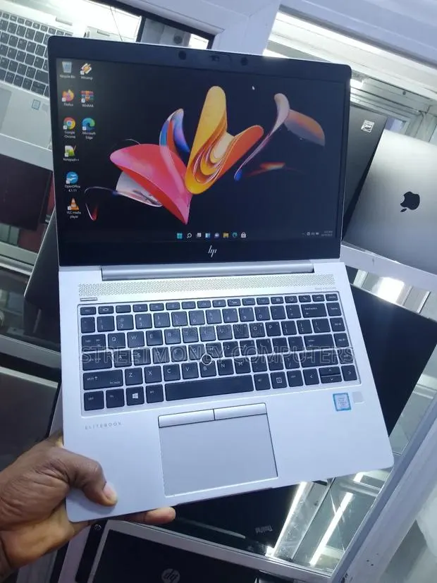 Laptop HP EliteBook 840 G5 16GB Intel Core I5 SSD 256GB · Photo 1