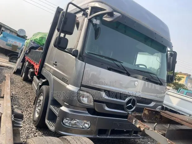 Benz Truck · Photo 1