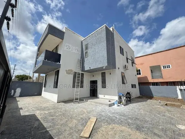 4bdrm Duplex in Davtraco Estate, American House for sale · Photo 1