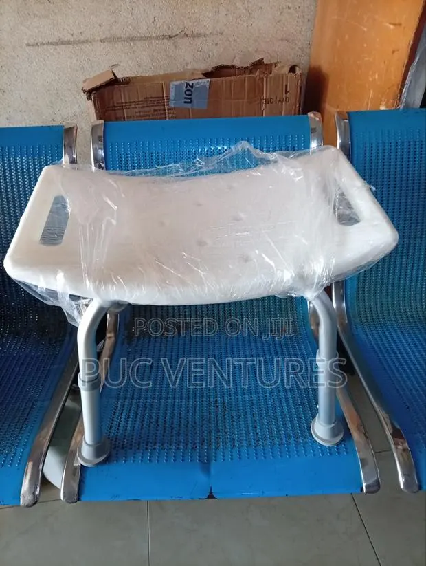 Shower Seat Without Backrest · Photo 1