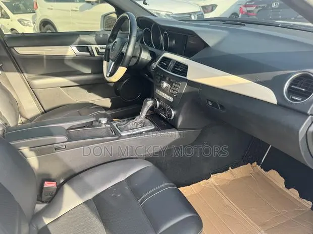 Mercedes-Benz C250 2013 White · Photo 1