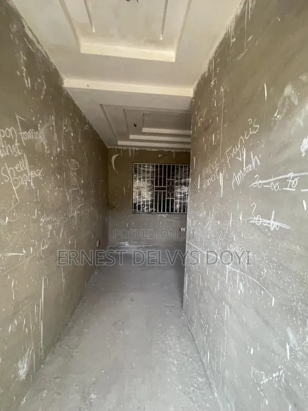 18 Bedrooms Mansion for Sale · Photo 4