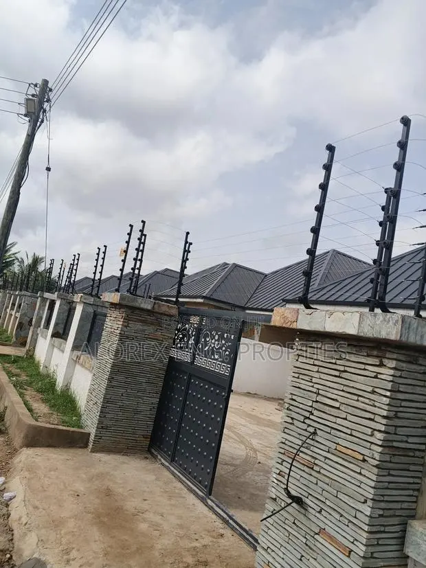 3bdrm House in Ashieyie $160K, Frafraha for sale · Photo 1
