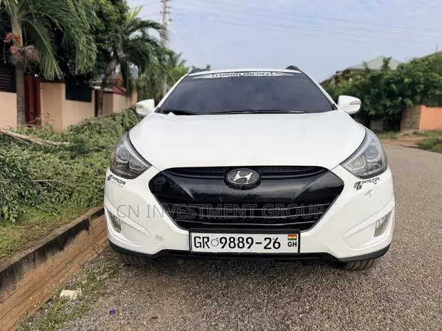 Hyundai Tucson GLS AWD 2013 White · Photo 1