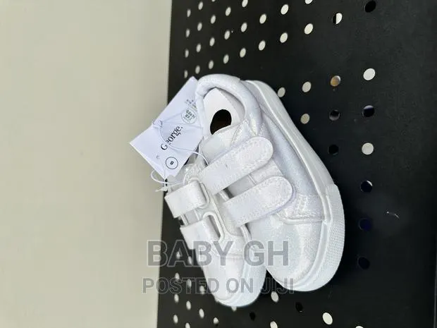 White Sneaker · Photo 2
