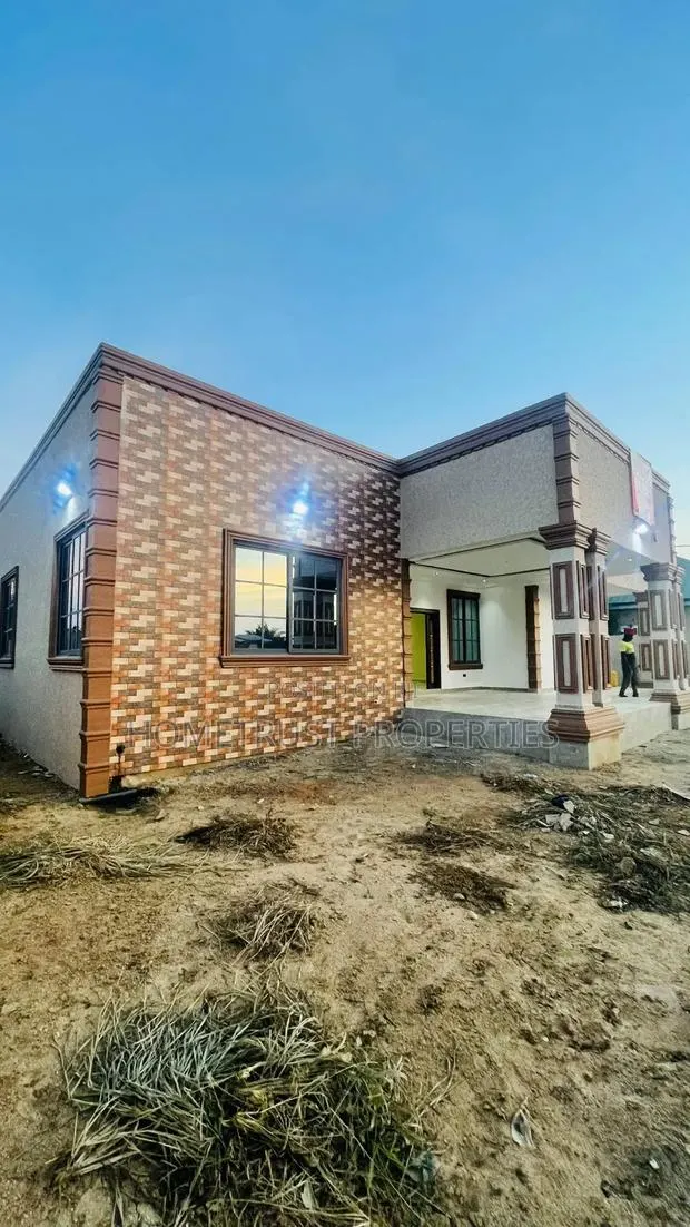 4bdrm House in Amasaman Dobro for sale · Photo 1