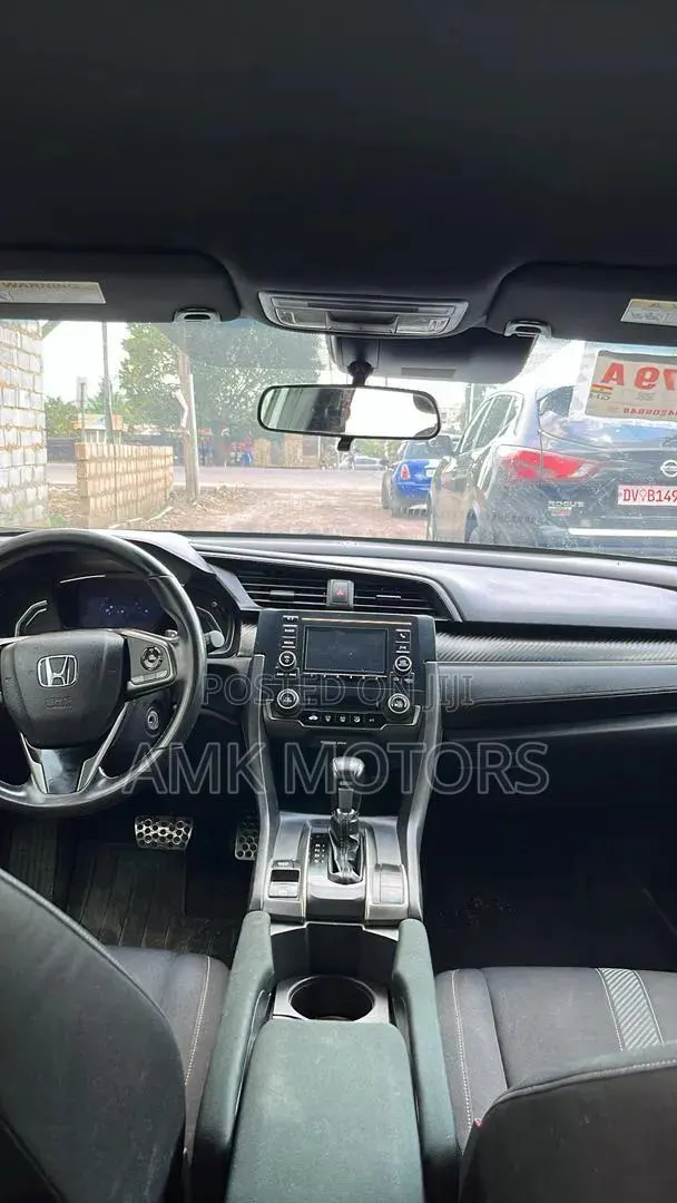 Honda Civic 2019 Silver · Photo 1