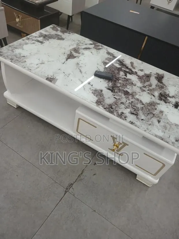 Center Table · Photo 1