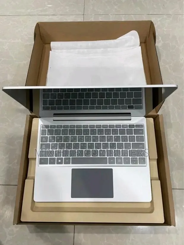 New Laptop Microsoft Surface Laptop 16GB Intel Core i5 SSD 512GB · Photo 1
