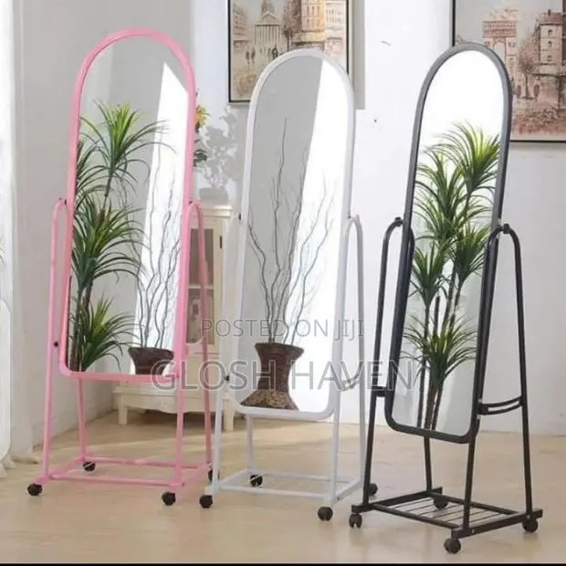 Standing Mirror · Photo 1