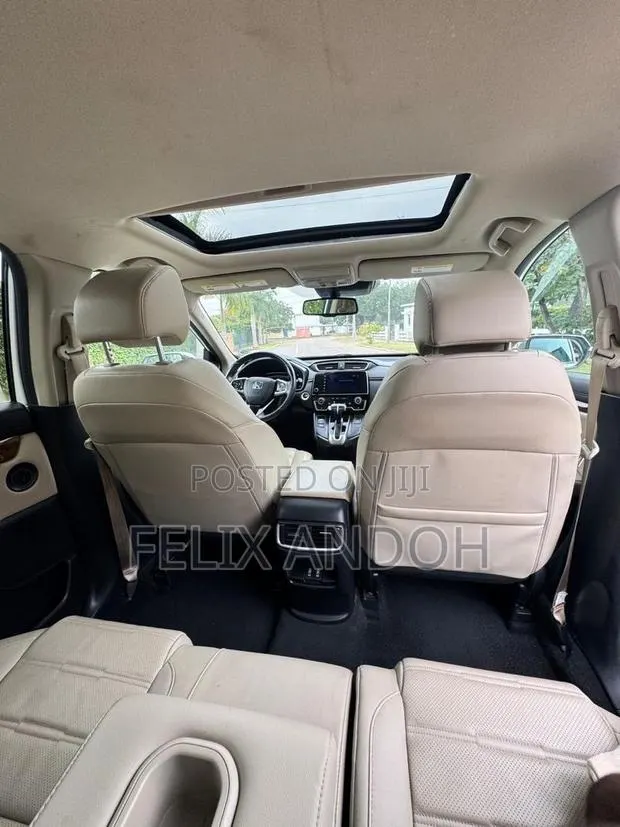 Honda CR-V Touring 4dr SUV AWD (1.5L 4cyl CVT) 2017 White · Photo 1