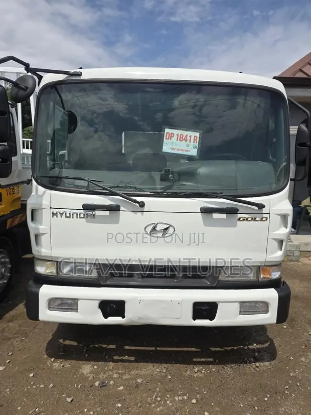 Hyundai 5Tons · Photo 1
