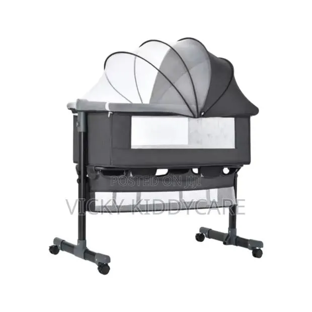 Bedside Baby Crib 3 in 1 Folding Baby Bassinet With Net · Photo 1