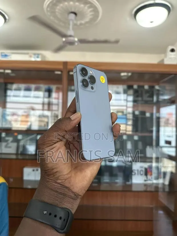 Apple iPhone 13 Pro 128 GB Blue · Photo 1