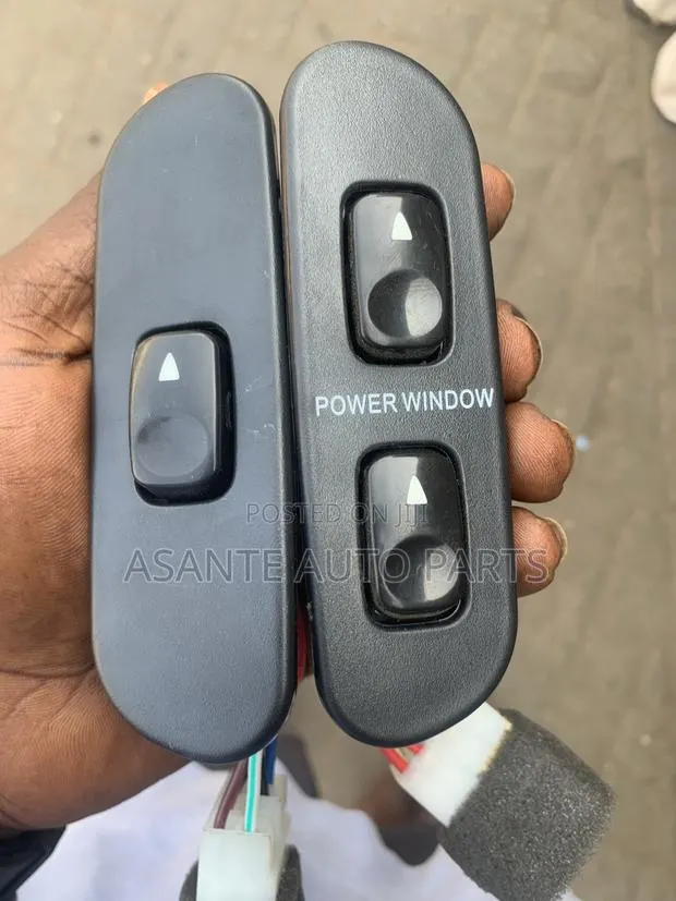Hyundai H100 Door Switch · Photo 1