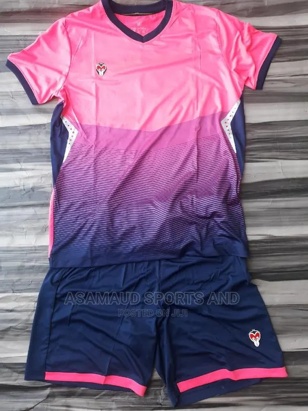 Original Set Of Jersey At Cool Price · Photo 1