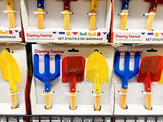 Kids Playing Farm Toolset Toy · Photo 3
