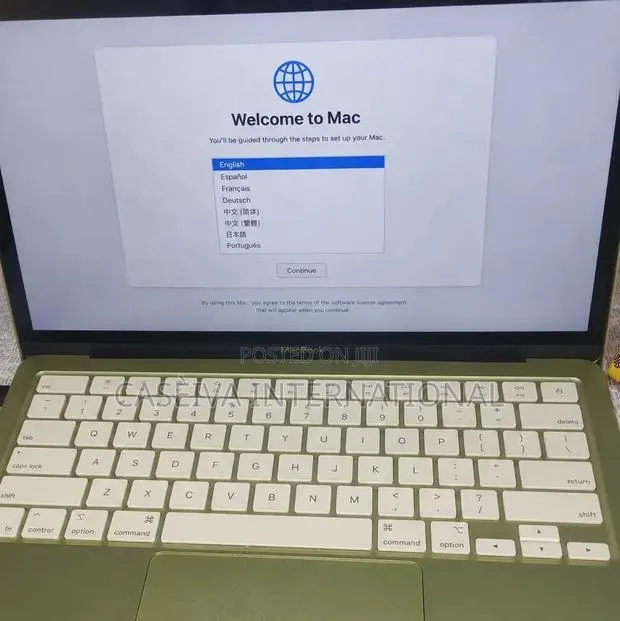 New Laptop Apple MacBook 8GB SSD 256GB · Photo 1