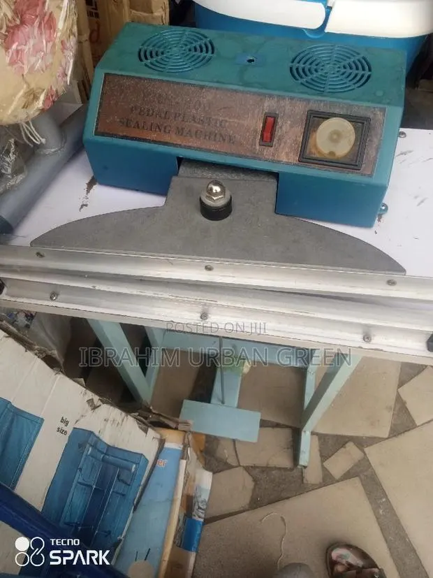 Pedal Sealing Machine 400 · Photo 1