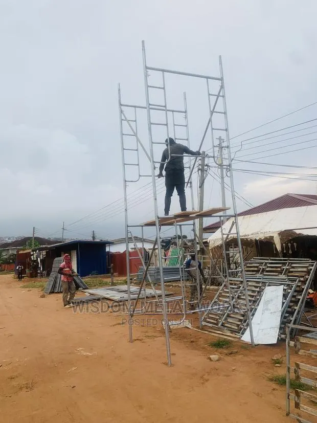 Scaffolding Building · Photo 1